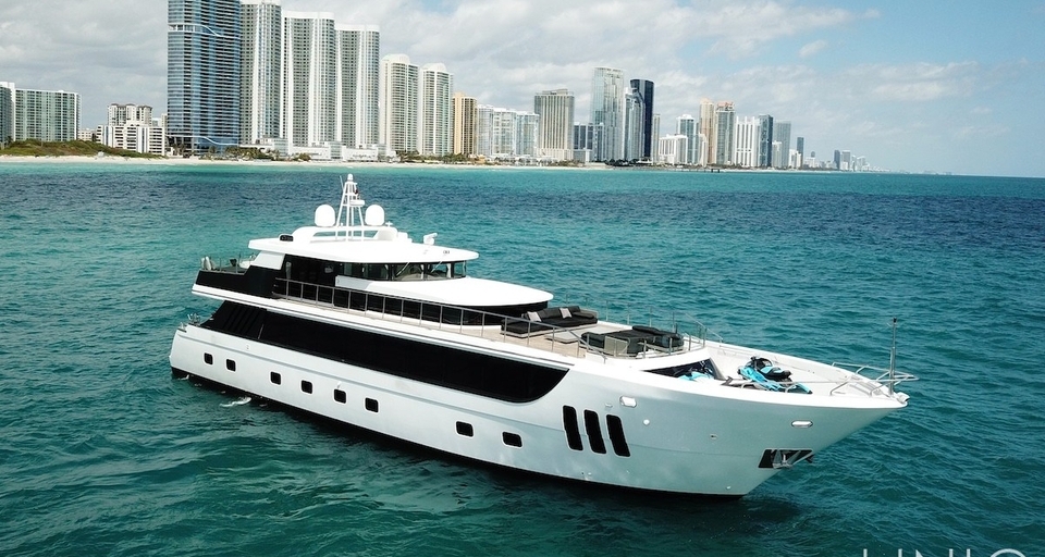112’ UNIQ Mega Yacht