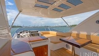 60’ UNIQ Azimut Yacht | White 60’ UNIQ Azimut Yacht | White