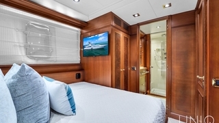 ⁠105' UNIQ Azimut Yacht