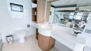 112’ UNIQ Mega Yacht 112’ UNIQ Mega Yacht
