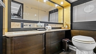 68' UNIQ Azimut Yacht