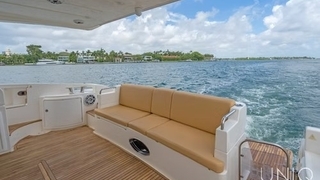 60’ UNIQ Azimut Yacht | White 60’ UNIQ Azimut Yacht | White