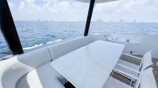 70' UNIQ Azimut Yacht Fly