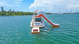 60’ UNIQ Azimut Yacht | White 60’ UNIQ Azimut Yacht | White