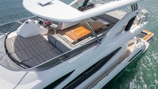 80’ UNIQ Sunseeker Yacht