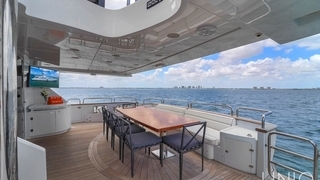 ⁠105' UNIQ Azimut Yacht