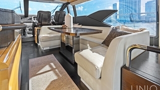 68' UNIQ Azimut Yacht