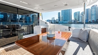 68' UNIQ Azimut Yacht