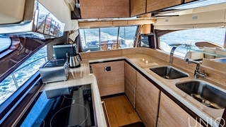 70’ UNIQ Azimut Yacht