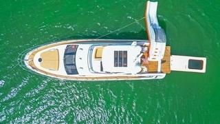 60’ UNIQ Azimut Yacht | White 60’ UNIQ Azimut Yacht | White