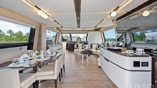 94' UNIQ Azimut S10 Yacht