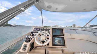 64’ UNIQ Aizmut Blue Fly Yacht