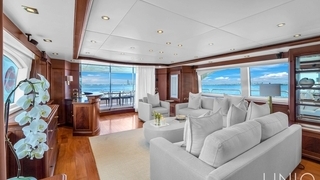 ⁠105' UNIQ Azimut Yacht