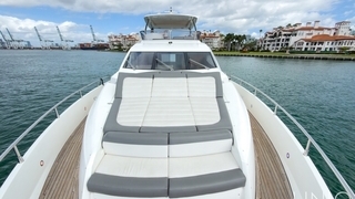 80’ UNIQ Sunseeker Yacht