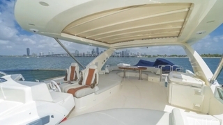 80’ UNIQ Azimut Yacht
