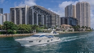 80’ UNIQ Azimut Yacht