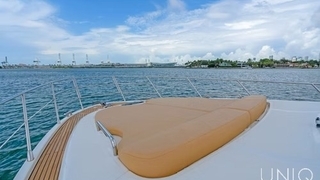 60’ UNIQ Azimut Yacht | White 60’ UNIQ Azimut Yacht | White