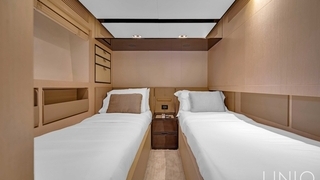 84' UNIQ Azimut Yacht