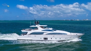 ⁠105' UNIQ Azimut Yacht