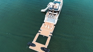 94' UNIQ Azimut S10 Yacht