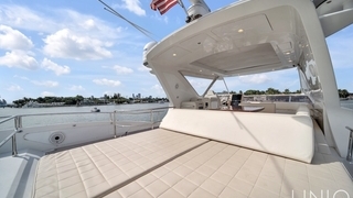 64’ UNIQ Aizmut Blue Fly Yacht