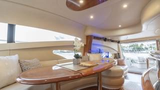 65' UNIQ Azimut Yacht Flybridge