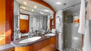 84' UNIQ Sunseeker Yacht