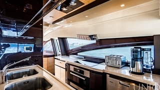 70’ UNIQ Azimut Yacht