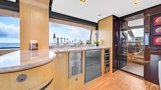 84' UNIQ Azimut Yacht