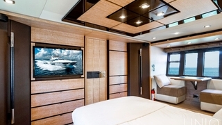 70’ UNIQ Azimut Yacht