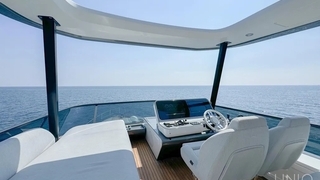 70' UNIQ Azimut Yacht Fly