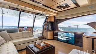 70’ UNIQ Azimut Yacht