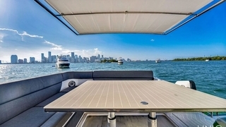47' UNIQ Azimut Verve Yacht