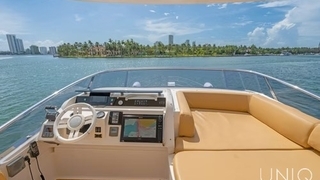 60’ UNIQ Azimut Yacht | White 60’ UNIQ Azimut Yacht | White