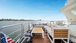 84' UNIQ Azimut Yacht