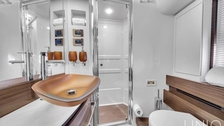 64’ UNIQ Aizmut Blue Fly Yacht