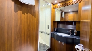 80’ UNIQ Sunseeker Yacht