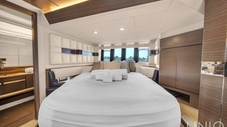 64’ UNIQ Aizmut Blue Fly Yacht