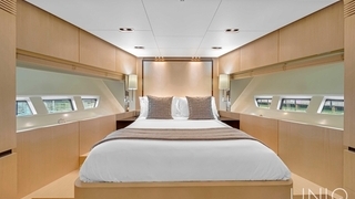 84' UNIQ Azimut Yacht