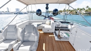 80' UNIQ 2025 Azimut S8. Xtreme 80' UNIQ 2025 Azimut S8. Xtreme