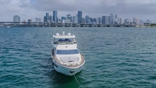 80’ UNIQ Azimut Yacht