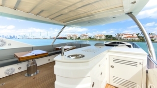 80’ UNIQ Sunseeker Yacht