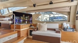 60’ UNIQ Azimut Yacht | White 60’ UNIQ Azimut Yacht | White