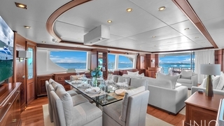 ⁠105' UNIQ Azimut Yacht