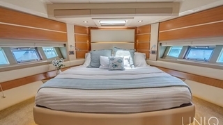 60’ UNIQ Azimut Yacht | White 60’ UNIQ Azimut Yacht | White
