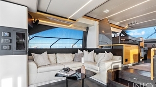 68' UNIQ Azimut Yacht