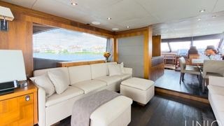 80’ UNIQ Sunseeker Yacht