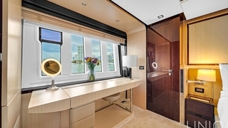 84' UNIQ Azimut Yacht