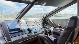 80’ UNIQ Sunseeker Yacht