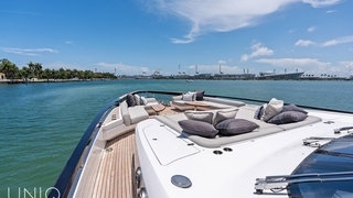 94' UNIQ Azimut S10 Yacht